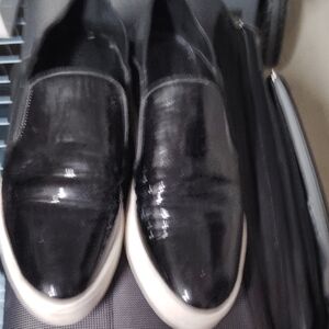 Vince Women's Black and White Slip-On Sneakers Sz 7